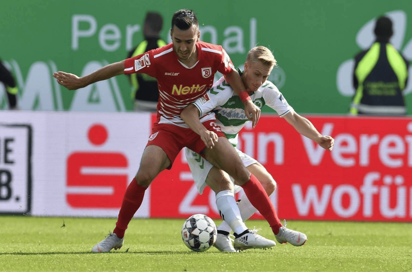 荷兰队战胜对手,领跑排行第几 荷兰队战胜对手,领跑排行第几