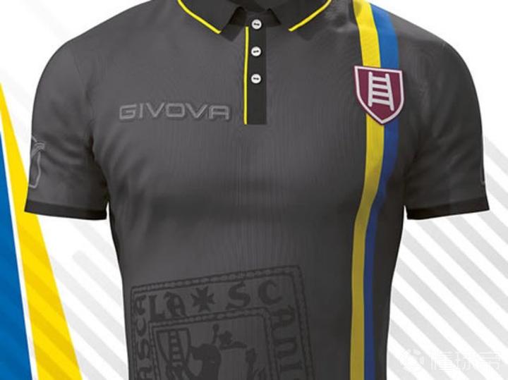 包含克罗托内发布新季球衣，赢得球迷好评的词条